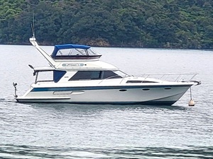 FORMULA 4000 Mk2 GRP Launch - Yamaha twin inboard-Recond Sternlegs FORMULA 4000 Mk2 GRP Launch - Recond Sternlegs